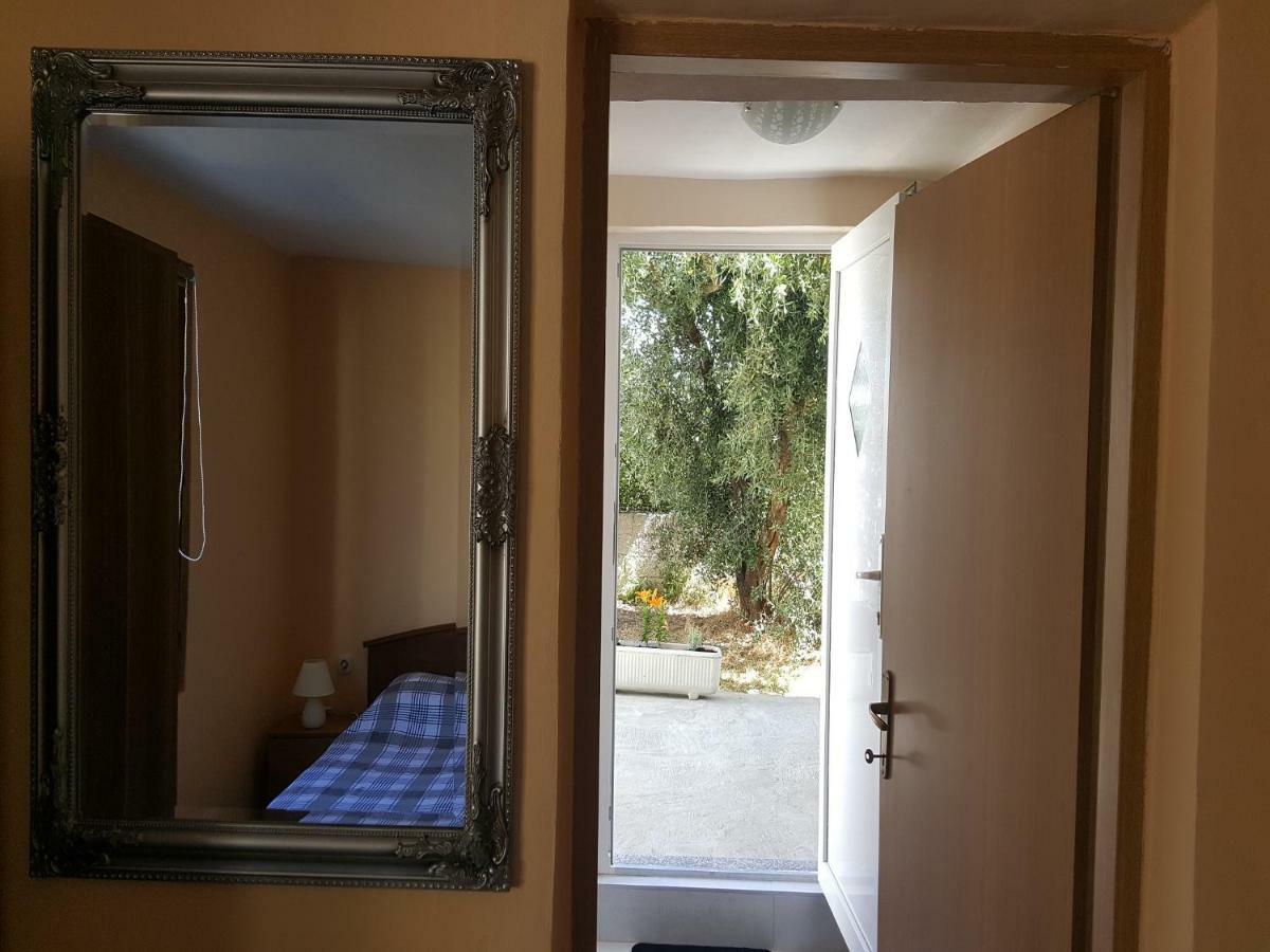 Apartment Silvija Ližnjan Eksteriør bilde